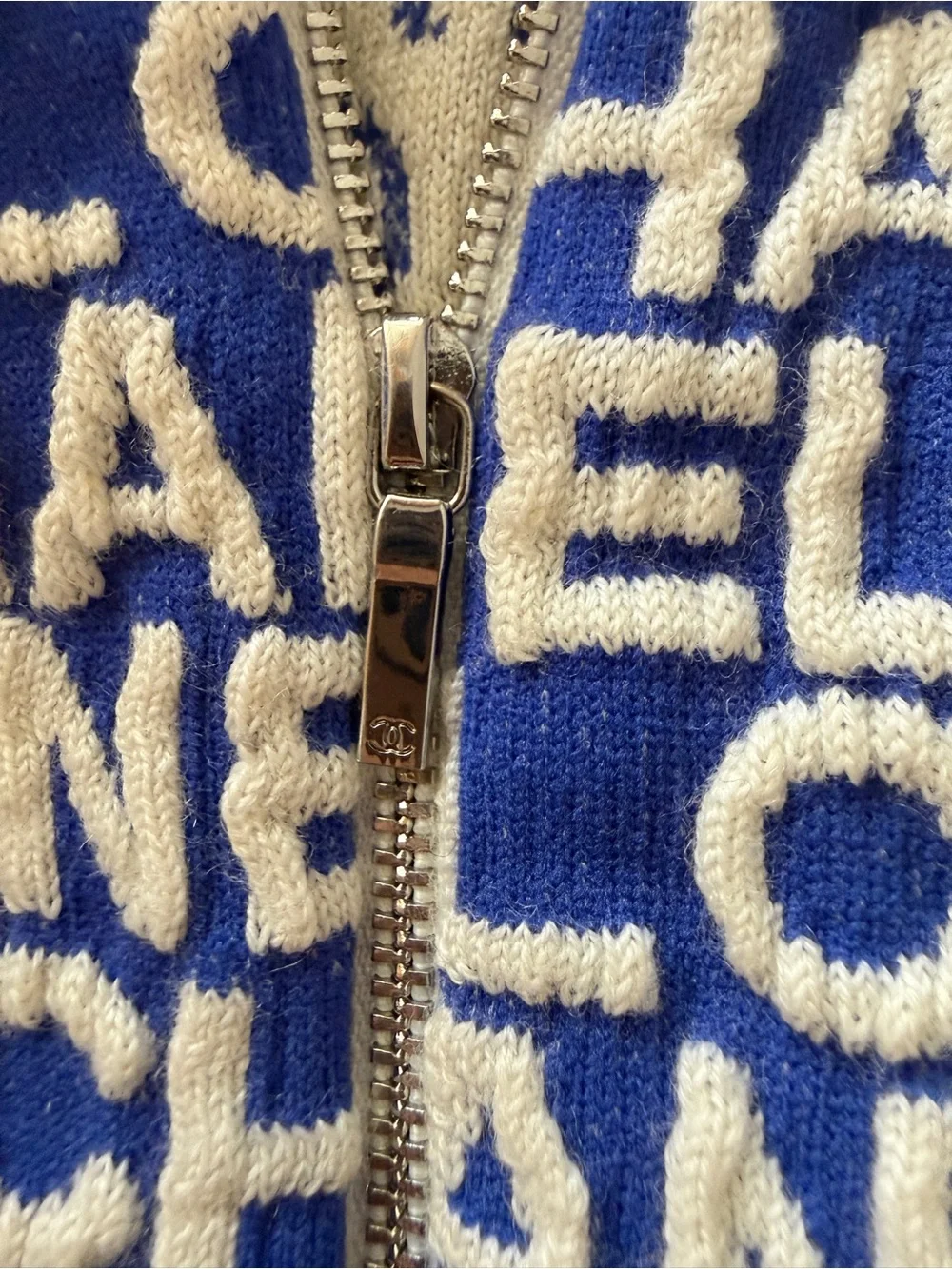 CHANEL logo knit